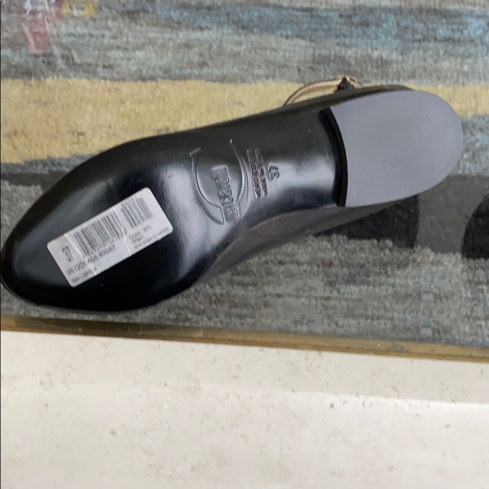 Shoes - Picture 3 of 3